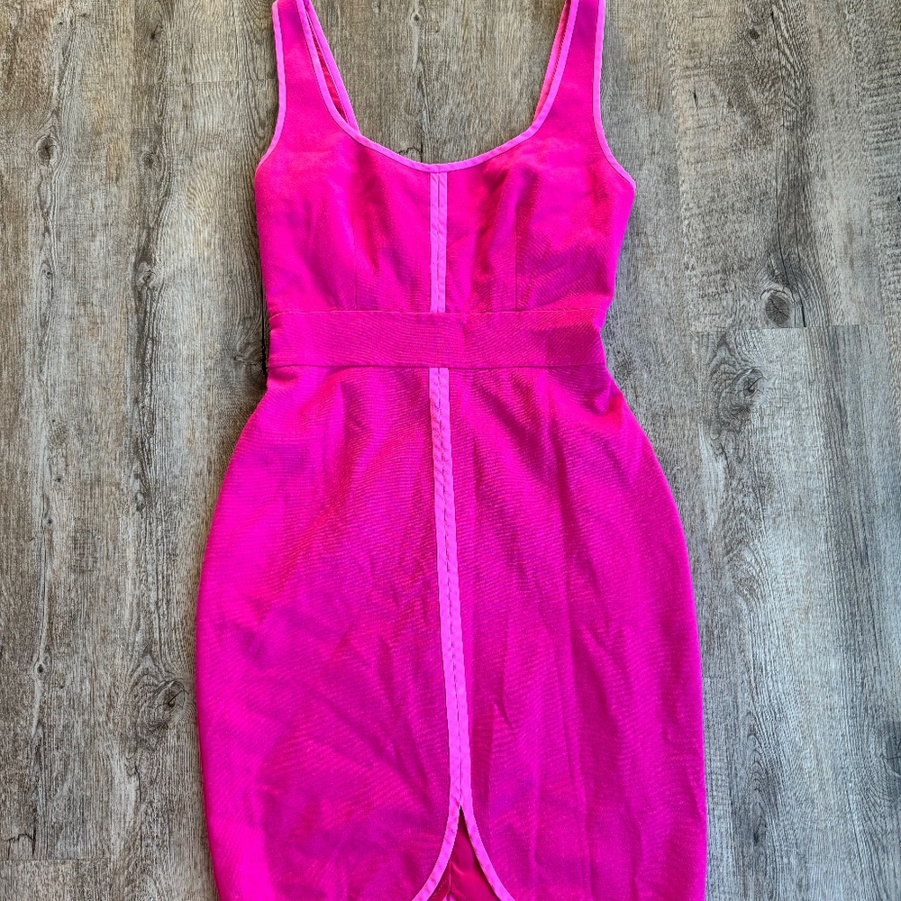 Trina Turk Size 4 Pink Wedding Guest Dress - Only Worn Once!